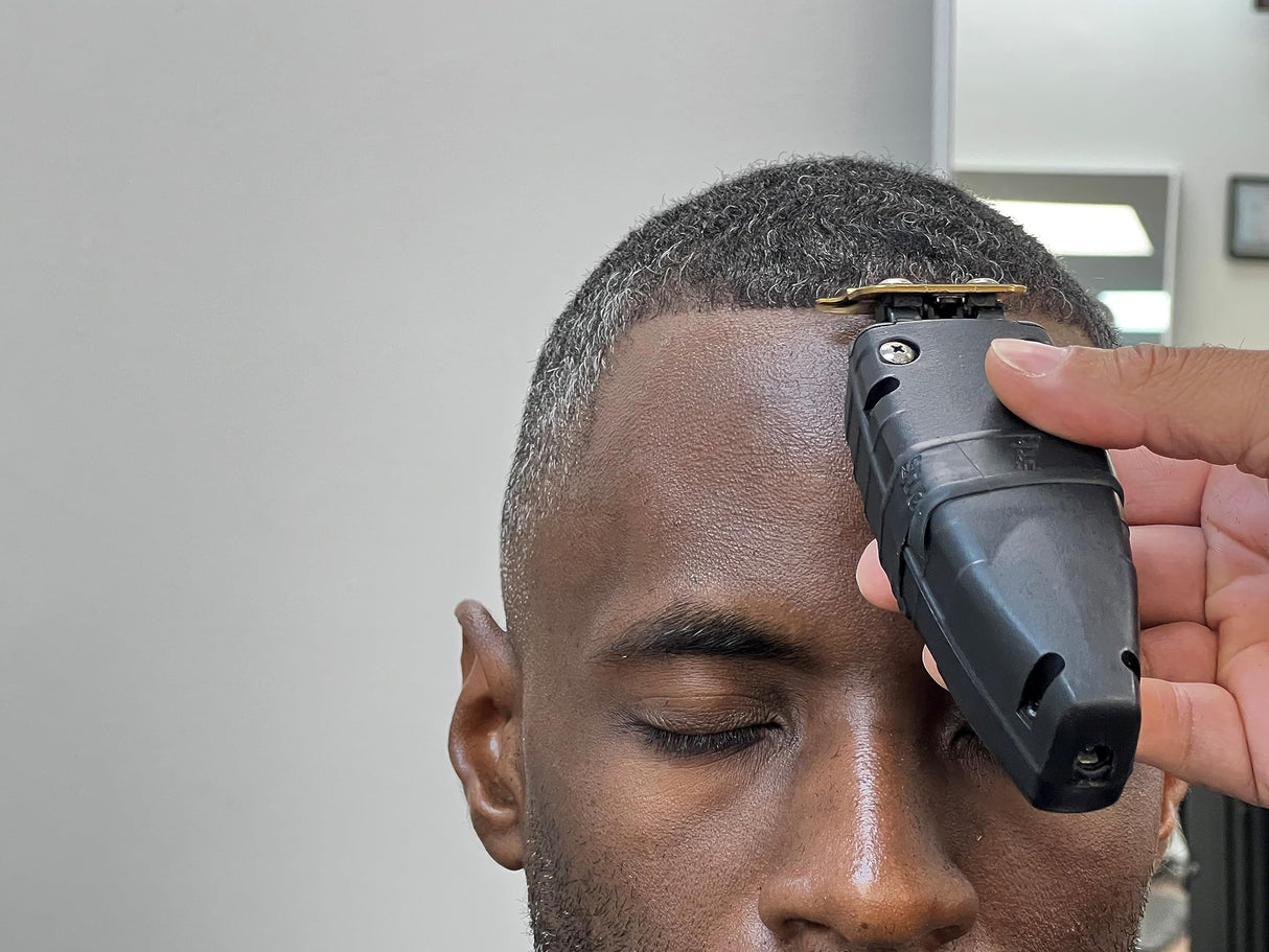 Andis 74150 GTX-EXO Professional Cord/Cordless Lithium-ion Electric Beard & Hair Trimmer with Charging Stand, Black