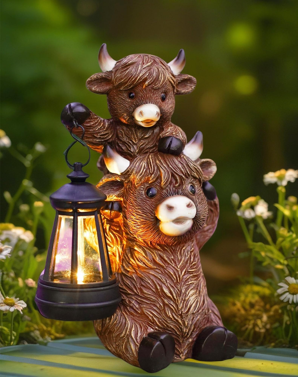 Tiejiajiang Solar Highland Cow Garden Decor - Resin Cow Statue with Solar Lantern Outdoor Yard Patio Decor - Ideal Gifts for Women,Mom Men (Copper)