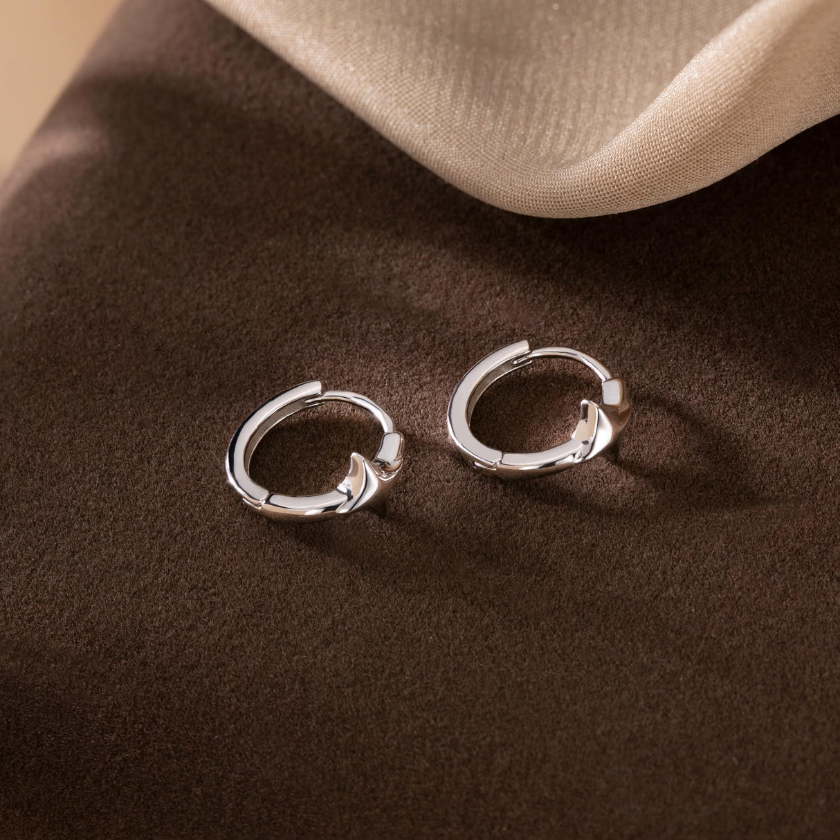 Reffeer 925 Sterling Silver Star Huggie Earrings for Women Teen Girls Star Hoop Earrings Hypoallergenic (A-Silver)