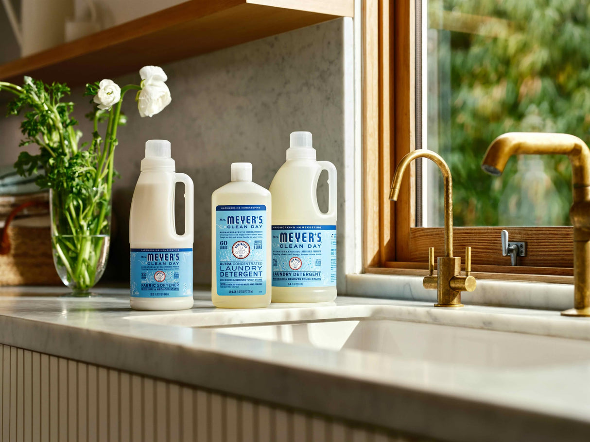 MRS. MEYER'S CLEAN DAY Liquid Laundry Detergent, Biodegradable Formula Infused with Essential Oils, Rain Water, 64 oz - Pack of 2 (128 Loads)