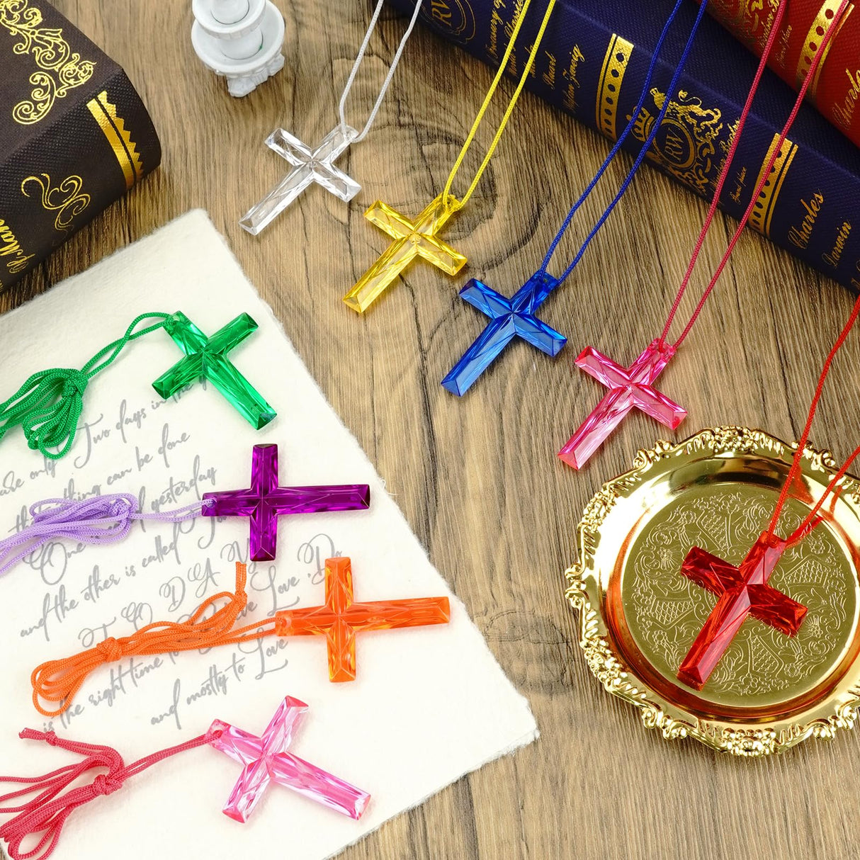 XIPENGKEJI 256 Pcs Crystal Cross Necklace, Plastic Cross Necklace Christian Gift Bulk Religious Party Favors Toy for Sunday School Church Easter Vacation Bible School Operation Christmas, 8 Colors