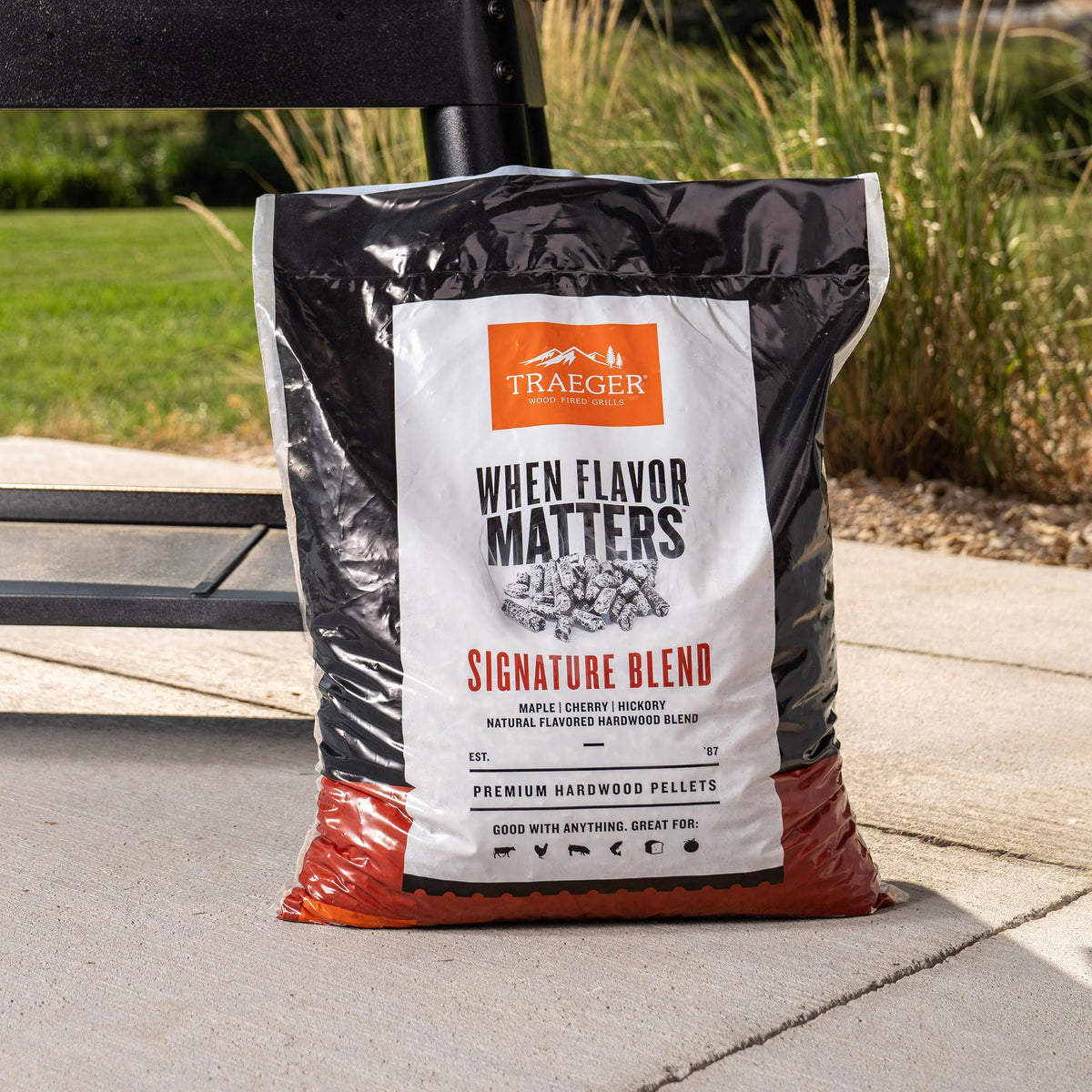 Traeger Signature Blend Wood Pellets for Pellet Grills & Smokers, 18 lb Bag