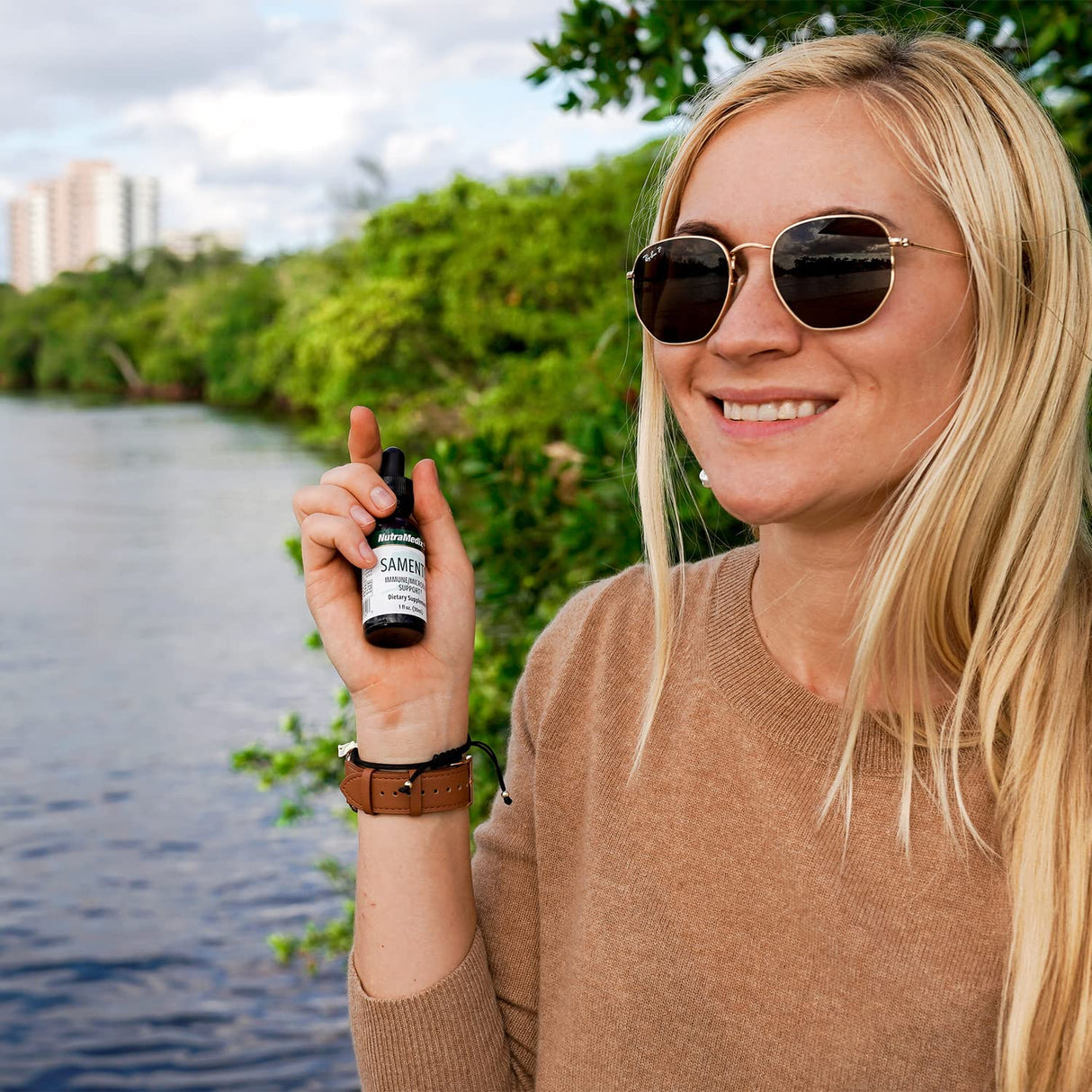 NutraMedix Samento Cat's Claw Liquid Vitamins - Daily Brain Supplement & Immunity Drops for Antioxidant, Microbial & Immune System Support - Bioavailable, Peruvian Cat's Claw Extract (2oz / 60ml)