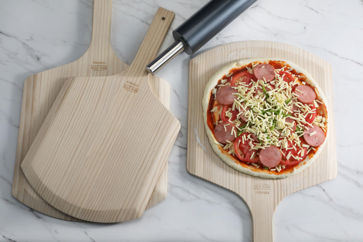 New Star Foodservice Wooden Pizza Peel, 16" L x 14" W, 24" Overall