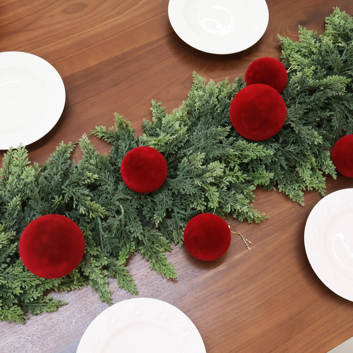 Senjie 3.15inch Christmas Tree Ornaments Velvet Balls,18PCS Flocked Decoration Balls Ornaments Sets for Christmas 2025 Red