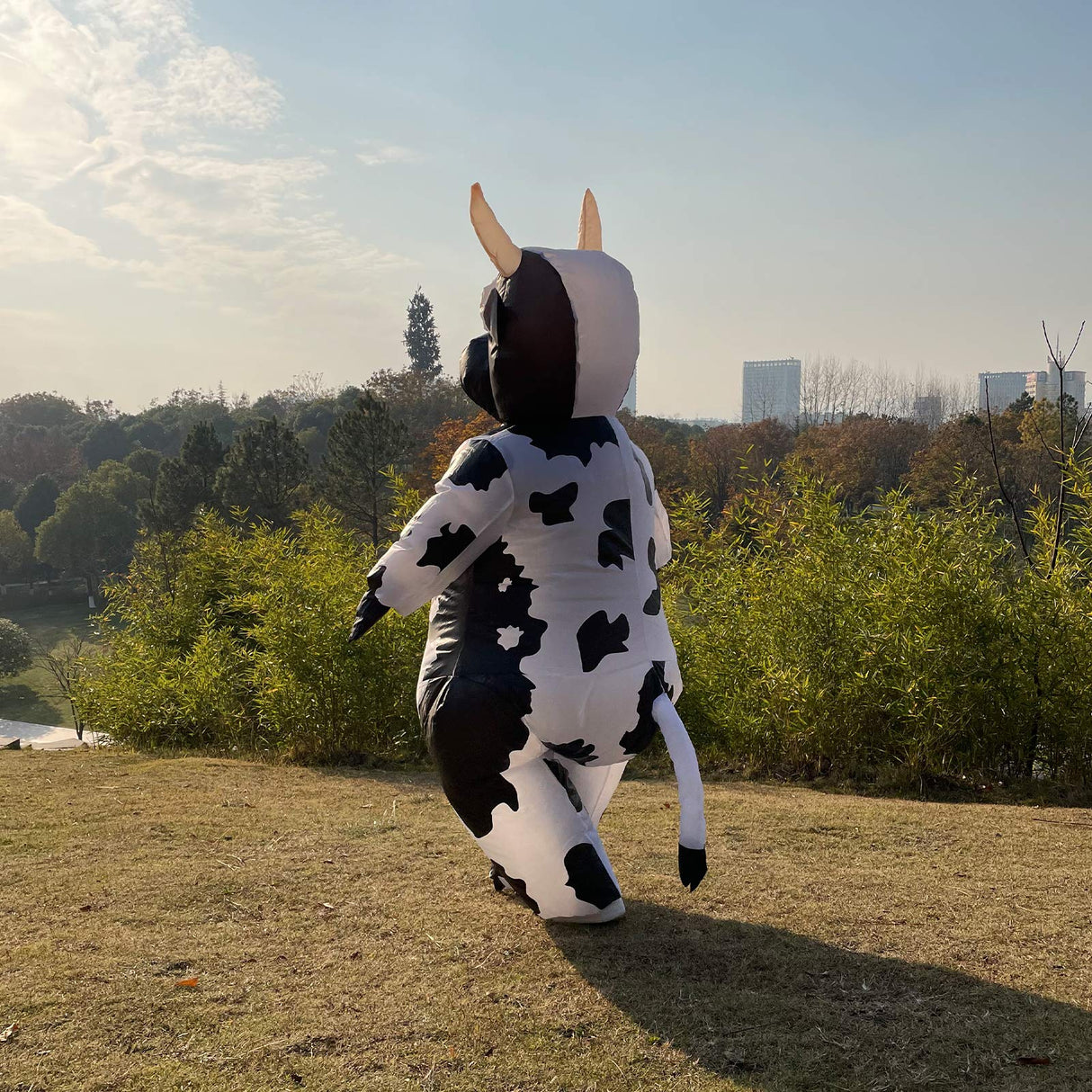 Arokibui Inflatable Cow Costume Blow up Animal Costume Cosplay Party Festival Christmas Halloween Suit Parade Carnival Suit Jumpsuit