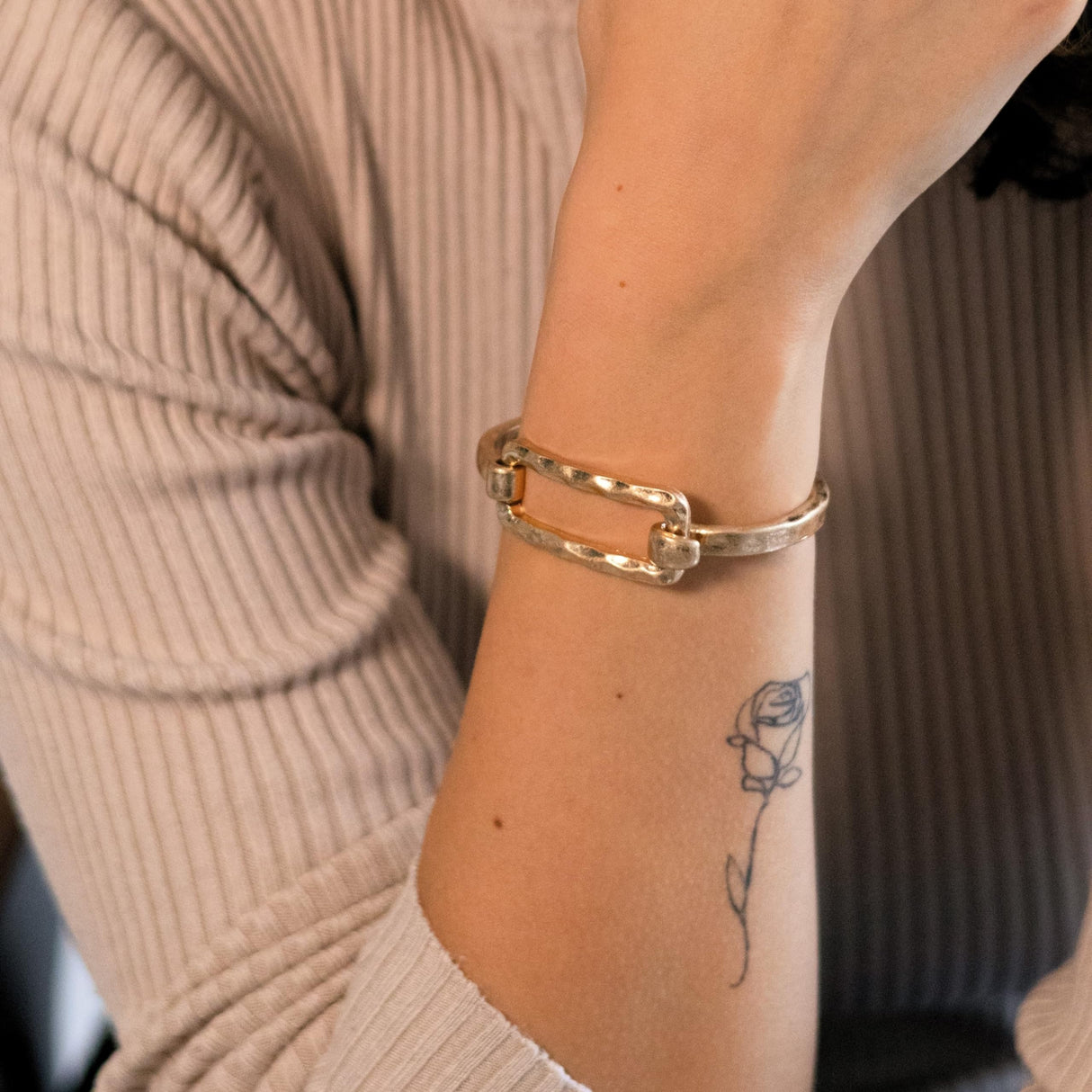 POMINA Gold Fashion Bracelet Spring Tension Hook Bangles Worn Gold Silver Unique Style Bracelet