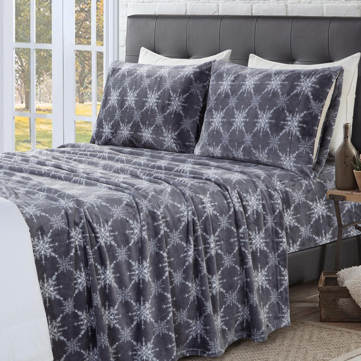 Elegant Comfort Luxuriously Soft 4-Piece Holiday Velvet Plush Flannel Sheet Set - Premium Quality - Cozy Warm, Christmas Fuzzy Velvet Flannel Fleece Deep Pocket Sheet Set - Queen, Gray Snowflake