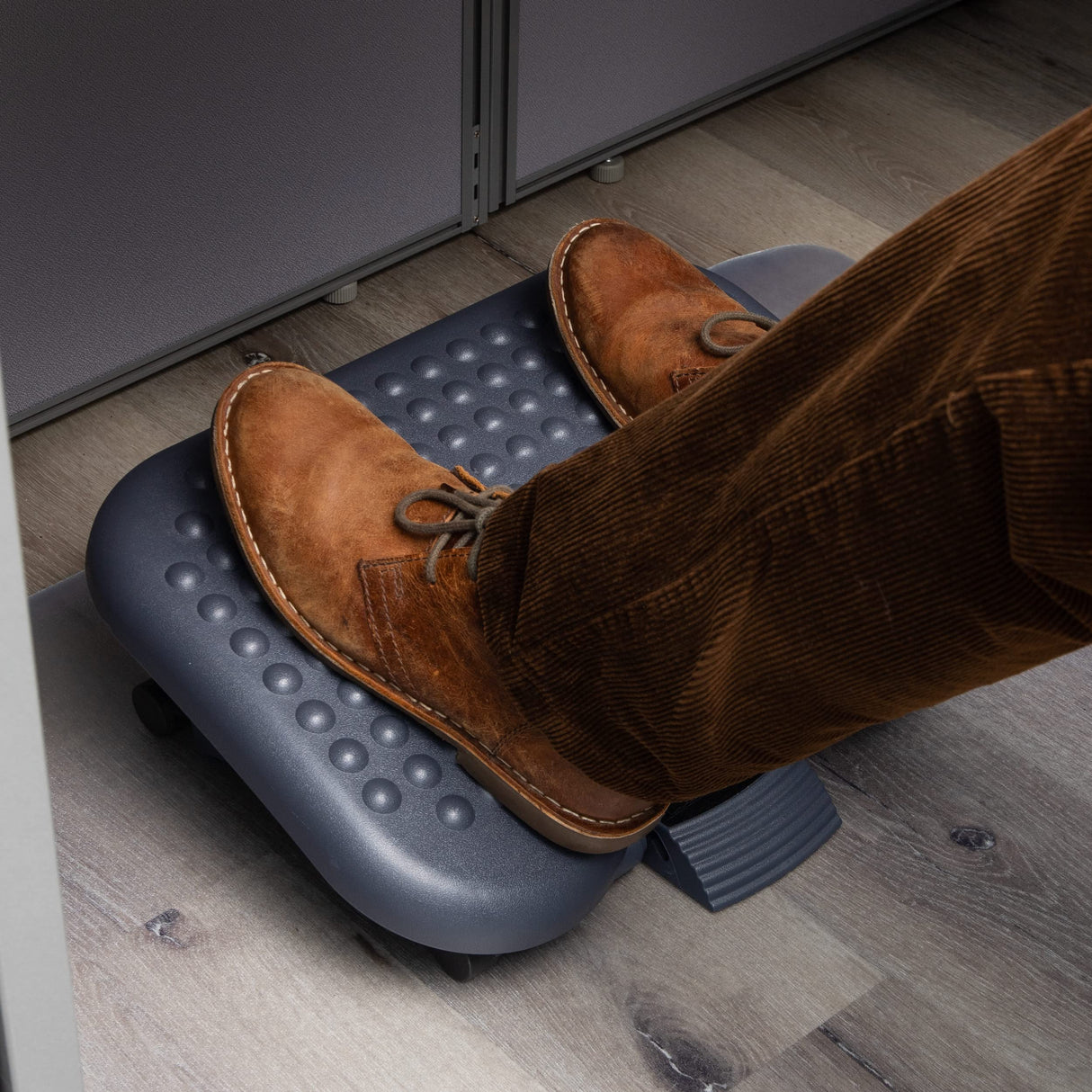 Mind Reader Foot Rest, Under Desk at Work, Ergonomic, Height Adjustable, Office, Plastic, 18" L x 13.5" W x 6.5" H, Black