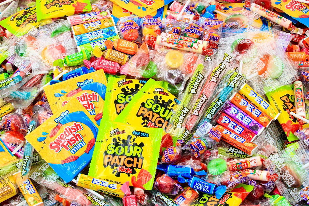 Bulk Candy Variety Pack - 6 lb Candy - Candy Bulk Individually Wrapped Candy- Christmas Candies - Holiday Candies - Piñata Filler Stuffers - Pinata Candy Stuffers - Candy Party Favors