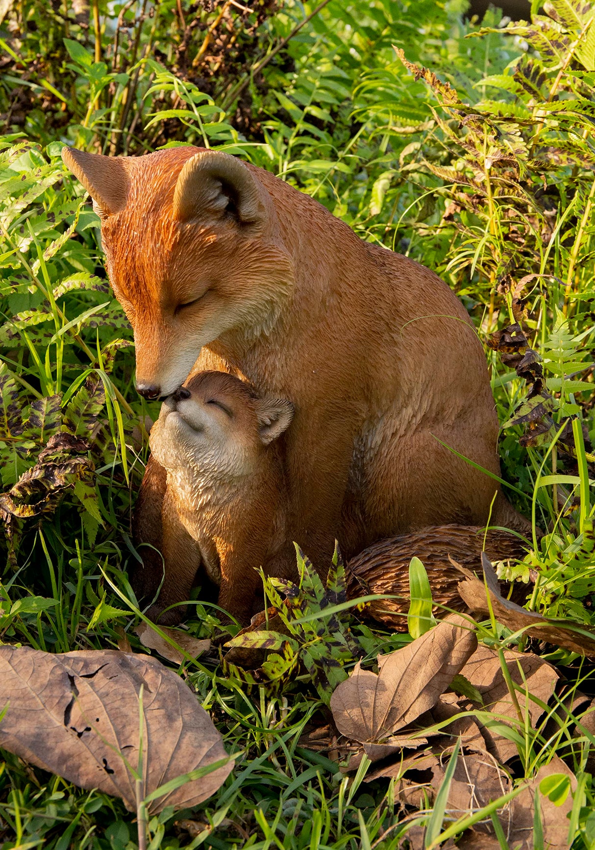 HI-LINE Gift Cuddling Mother and Baby Fox Garden Statue, Brown (87719-I)
