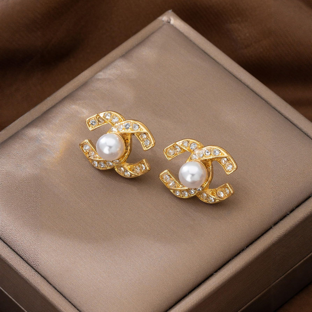 IvoryHaid Golden Pearl Stud Earrings for Women, Cubic Zirconia Paved Designer Style Earrings with faux Pearl, Elegant Luxury Fashion Jewelry idea for Women