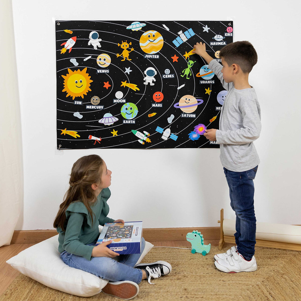 BONNYCO Solar System for Kids with 61 Felt Planet Figures, Montessori Toys