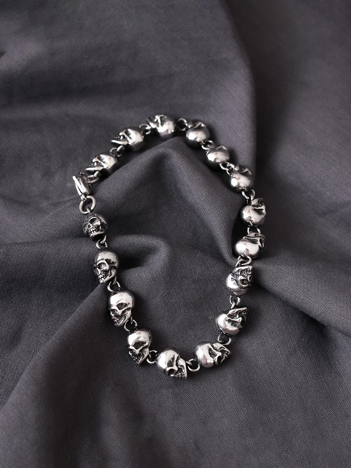 HAQUIL Gothic Skull Beaded Link Bracelet for Men, Skull Jewelry Gift
