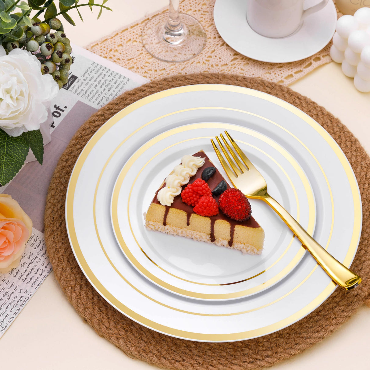 BESTSTAR 100PCS White Plastic Plates for Party, 10.25 Inch Disposable Plates with Gold Rim, Heavy Duty Dinner Plates for Christmas, Thanksgiving, Party, Wedding and Birthday