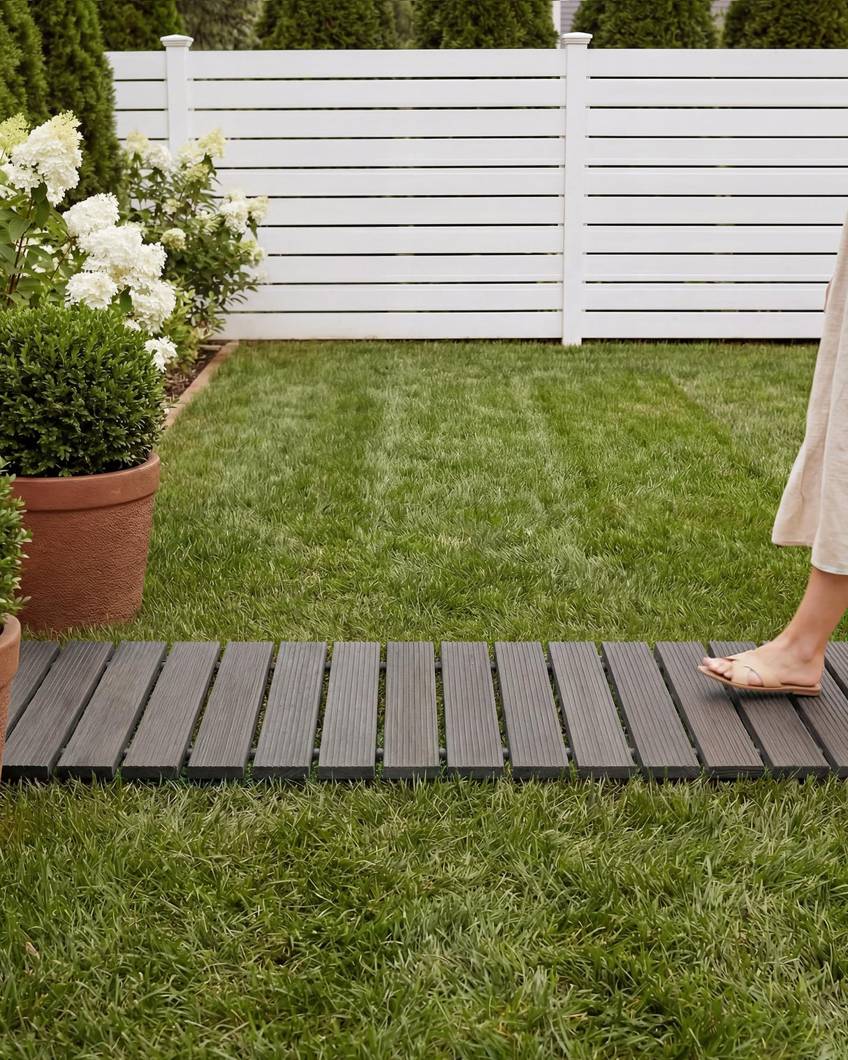 yoopin Wooden Garden Pathway Roll Out Walkway, Flexible Outdoor Wood Boardwalk for Lawn Sand Backyard, Non Slip Surface, Portable Garden Path with Rubber Connectors, 11.5FT, Brown