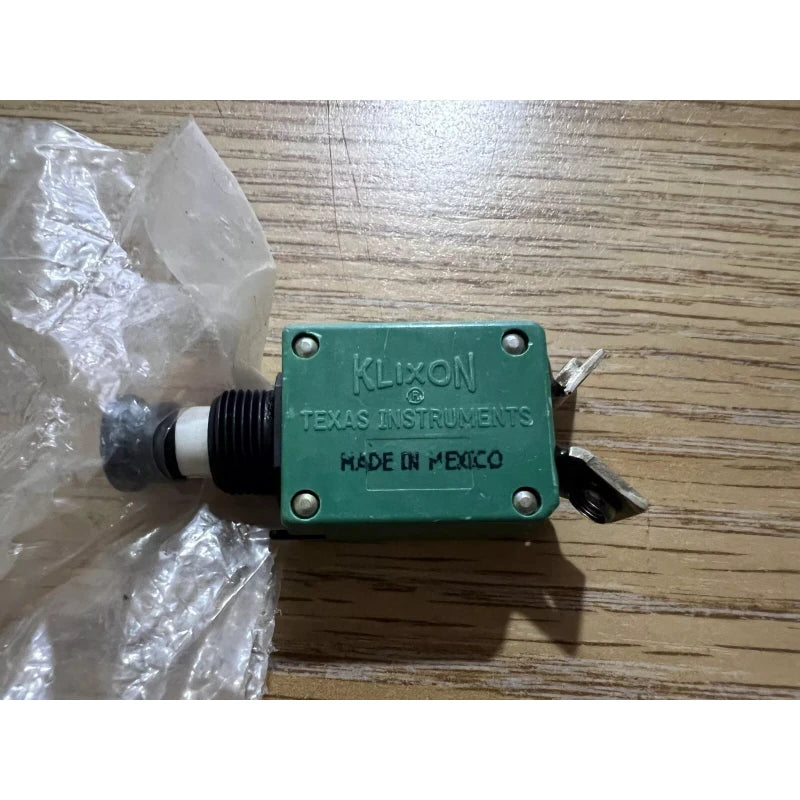 KLIXON 2TC2-15 Circuit Breaker Switch 15 Amp MS3320-15