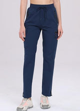 Oalka Women's Hiking Pants Water Resistant Quick Dry Cargo Pockets Pants