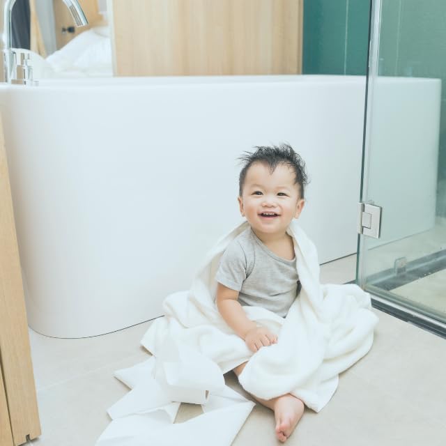 Centoco Elongated Toilet Seat, Closed Front with Cover, Residential, Plastic, Made in the USA, DSAZAM1600-001, White