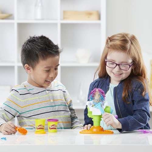 Play-Doh Buzz 'n Cut Fuzzy Pumper Barber Shop Set, Electric Buzzer, 5 Colors of 2-Ounce Cans, Preschool Toys, Christmas Gifts Girls & Boys, Ages 3+ (Amazon Exclusive)