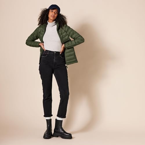 Amazon Essentials Women's Lightweight Water-Resistant Packable Puffer Jacket (Available in Plus Size)