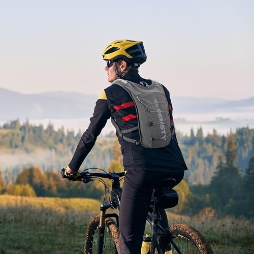 Running Hydration Vest - 5L, with 1.5L Water Bladder, Lightweight for Hiking and Cycling