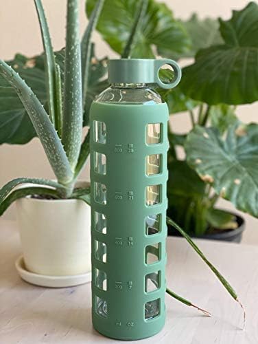 purifyou 40/32/22/12 oz Borosilicate Glass Water Bottles with Volume Markers, Silicone Sleeve, Stainless Steel Lid, Reusable Bottle for Water, Juice, Gym, and Fridge Storage (32oz Shale Green)