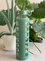 purifyou 40/32/22/12 oz Borosilicate Glass Water Bottles with Volume Markers, Silicone Sleeve, Stainless Steel Lid, Reusable Bottle for Water, Juice, Gym, and Fridge Storage (32oz Shale Green)