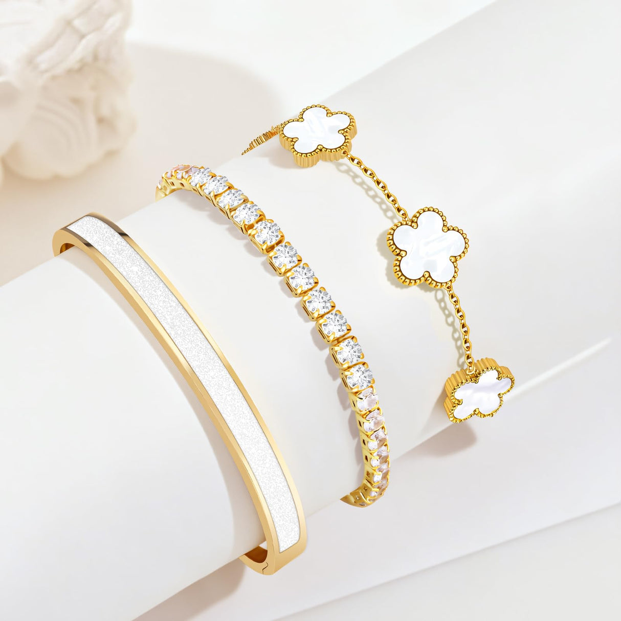 MOINSPIRE Gold Bracelets for Women, 18K Gold Plated Four Leaf Love Tennis Nail Clover Bangle Bracelets Set Non Tarnish, Stainless Steel Trendy Stackable Bracelet Fashion Jewelry Accessories Gifts