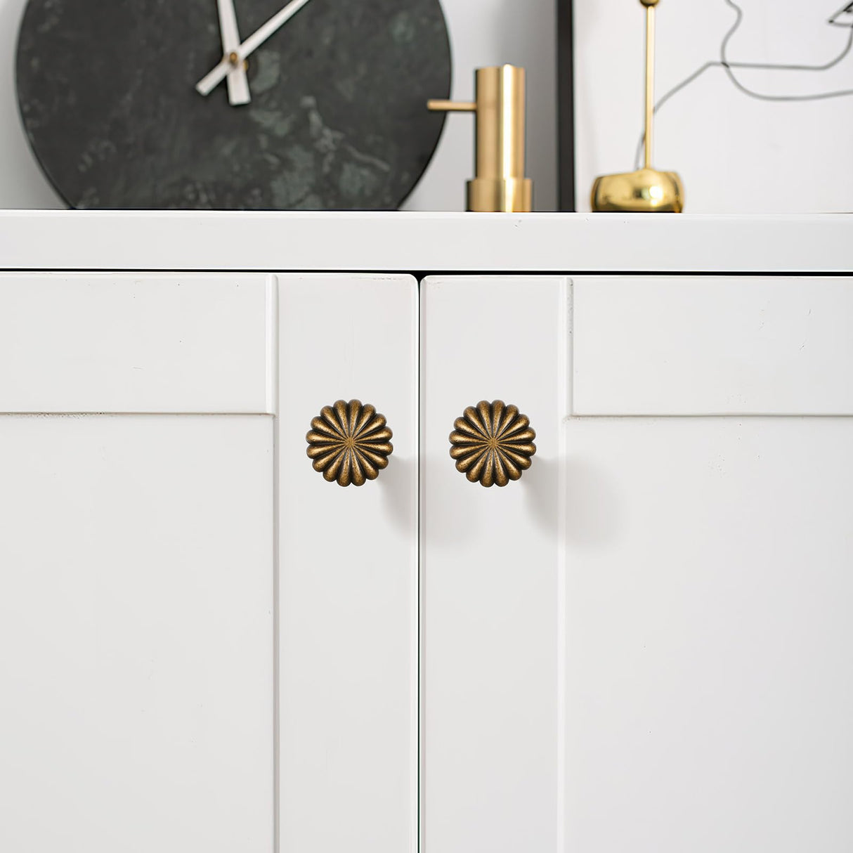 FAPUAL 10 Pack Antique Brass Cabinet Knobs for Kitchen Cabinets and Dresser Drawers，Zinc Alloy Hardware Handles Pulls，Vintage Cupboard Drawer Knob