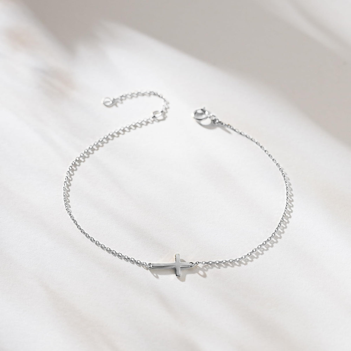 LUCA SMITH Cross Pendant Bracelet - Elegant Jewelry for Men & Women,925 Sterling Silver, Adjustable Chain Stackable Bracelets (silver)