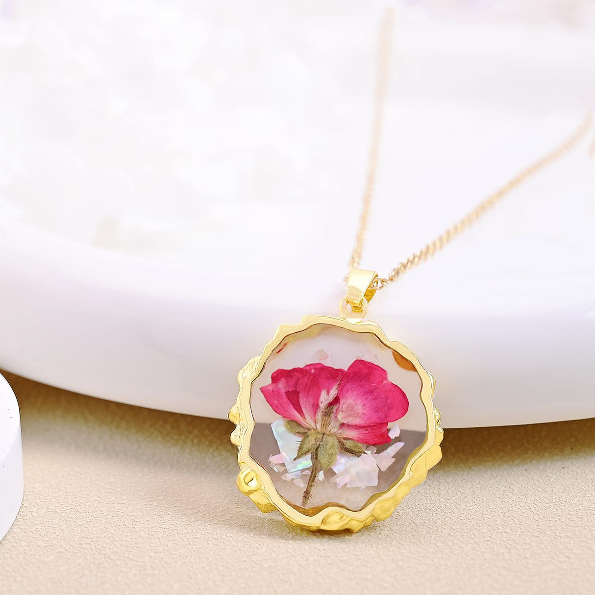 Hefestus Birth Flower Necklaces for Women,June Month Real Pressed Rose Flower Necklace,Boho-Style Personalized Jewelry,Handmade Floral Pendant,Thoughtful Gift for Christmas,Birthday|18" (Gold)