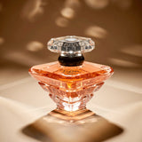 LANCOME PARIS Lancôme Trésor Eau de Parfum - Long Lasting Fragrance with Notes of Rose, Lilac, Peach & Apricot Blossom - Elegant & Romantic Women's Perfume - 3.4 Fl Oz