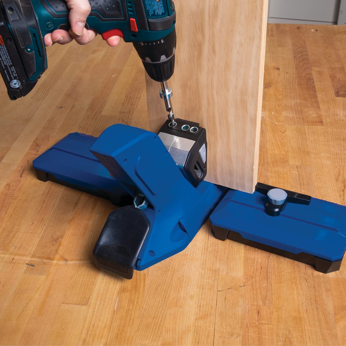 Kreg Tool KPHJ720PRO Pocket-Hole Jig 720PRO - Easy Clamping & Adjusting - Includes Durable Kreg Pocket-Hole Screws - For Materials 1/2" to 1 1/2" Thick