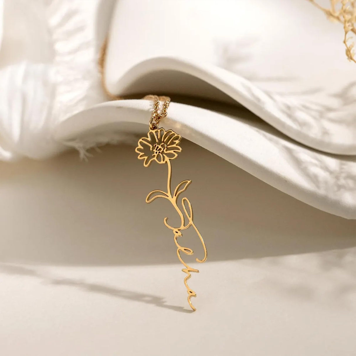 Elemtansy Custom Name Necklace with Birth Flower, Personalized Jewelry Necklaces for Women, 18K Gold Name Plate Necklaces Personalized Mothers Day Birthday Gifts for Women Sister Best Friend