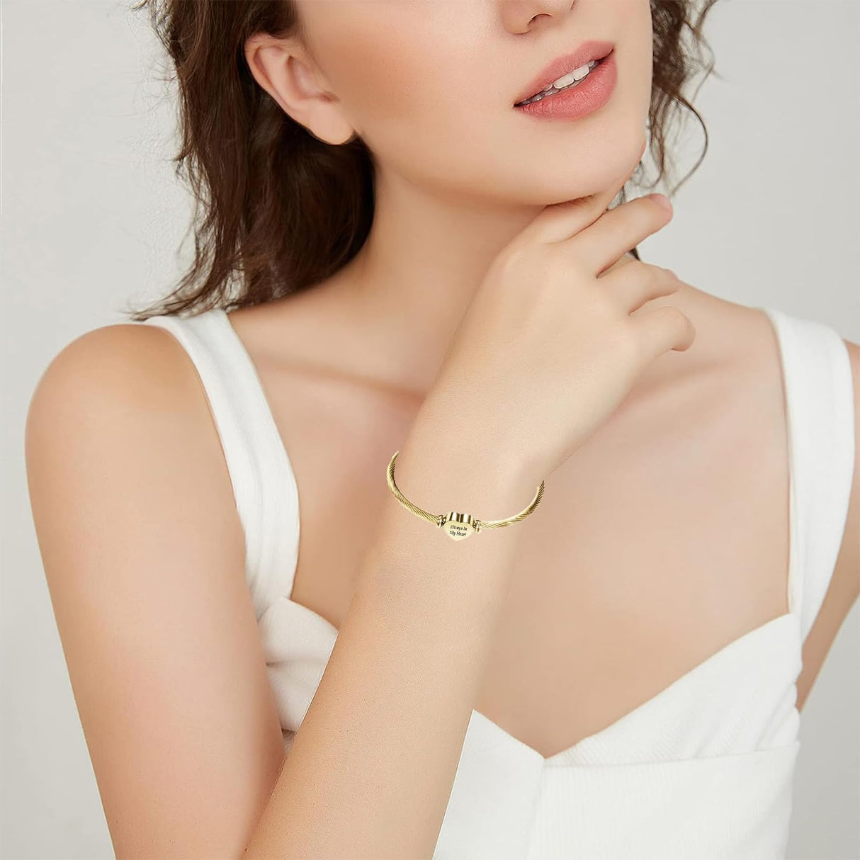 zeqingjw Heart Cremation Bracelet for Ashes Stainless Steel Urn Bangle Bracelet Memorial Keepsake Ash Jewelry for Women Men