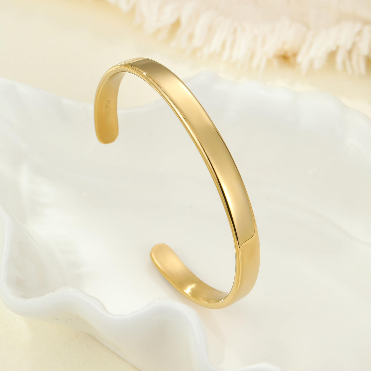 Be & Cheery Gold Bangle Bracelet for Women, 14k Gold Plated Adjustable Bracelet, Trendy Stackable Open Bracelet Bangle, Hypoallergenic Fashion Jewelry for Women, Chunky Dainty Bangle Cuff for Gifts (Polished, 1)