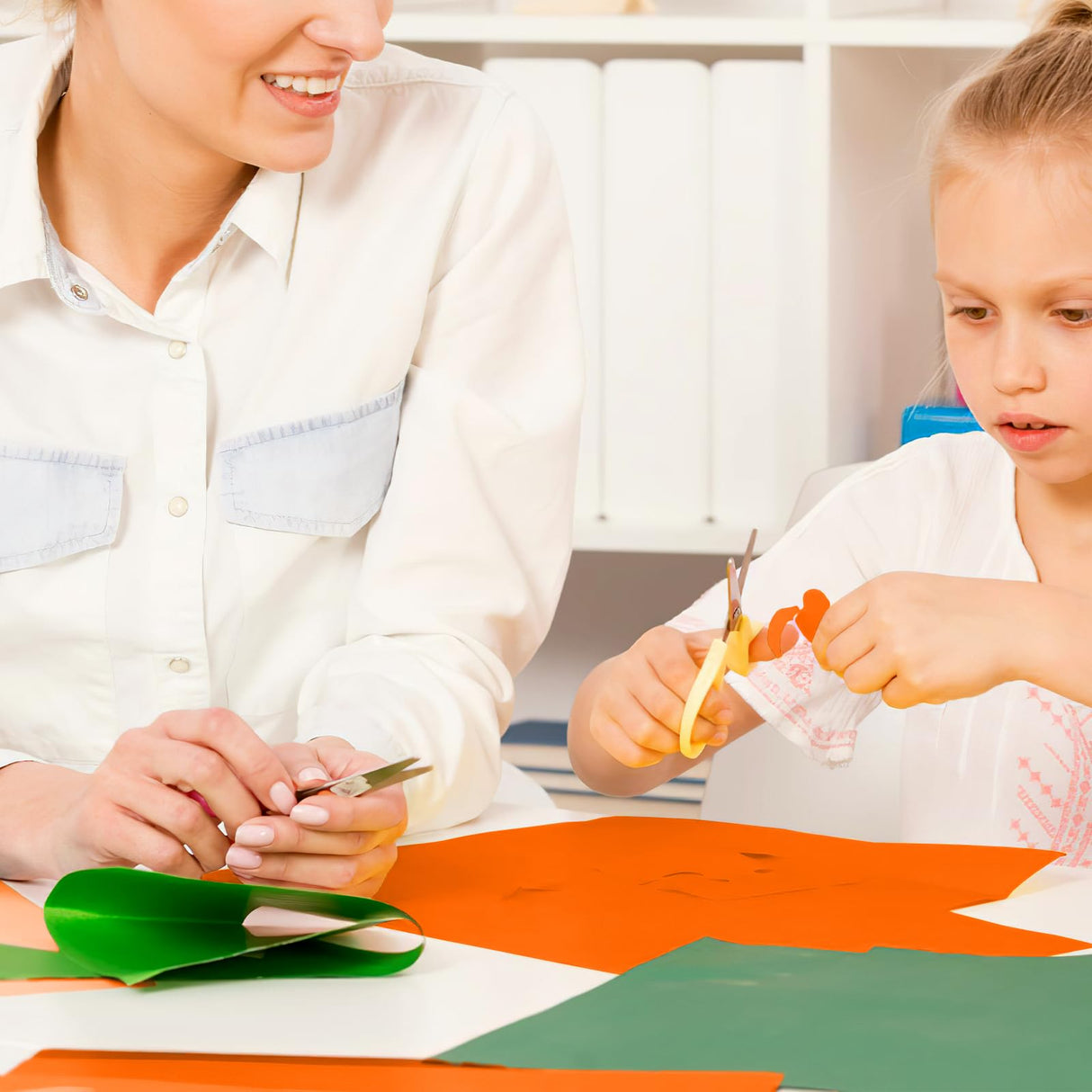 Orange Construction Paper 100 Sheets 80lb Cardstock Paper 8.5 x 11, Goefun Halloween Orange Cardstock for Christmas, Crafts, DIY Cards