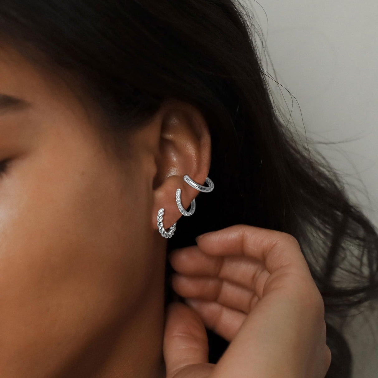 MIDEEO Gold/Silver Chunky Hoop Earrings Set for Women, 14K Gold Plated Twisted Huggie Hoop Earring Hypoallergenic Thick Open Lightweight Chunky Hoop Earrings Jewelry for Gifts