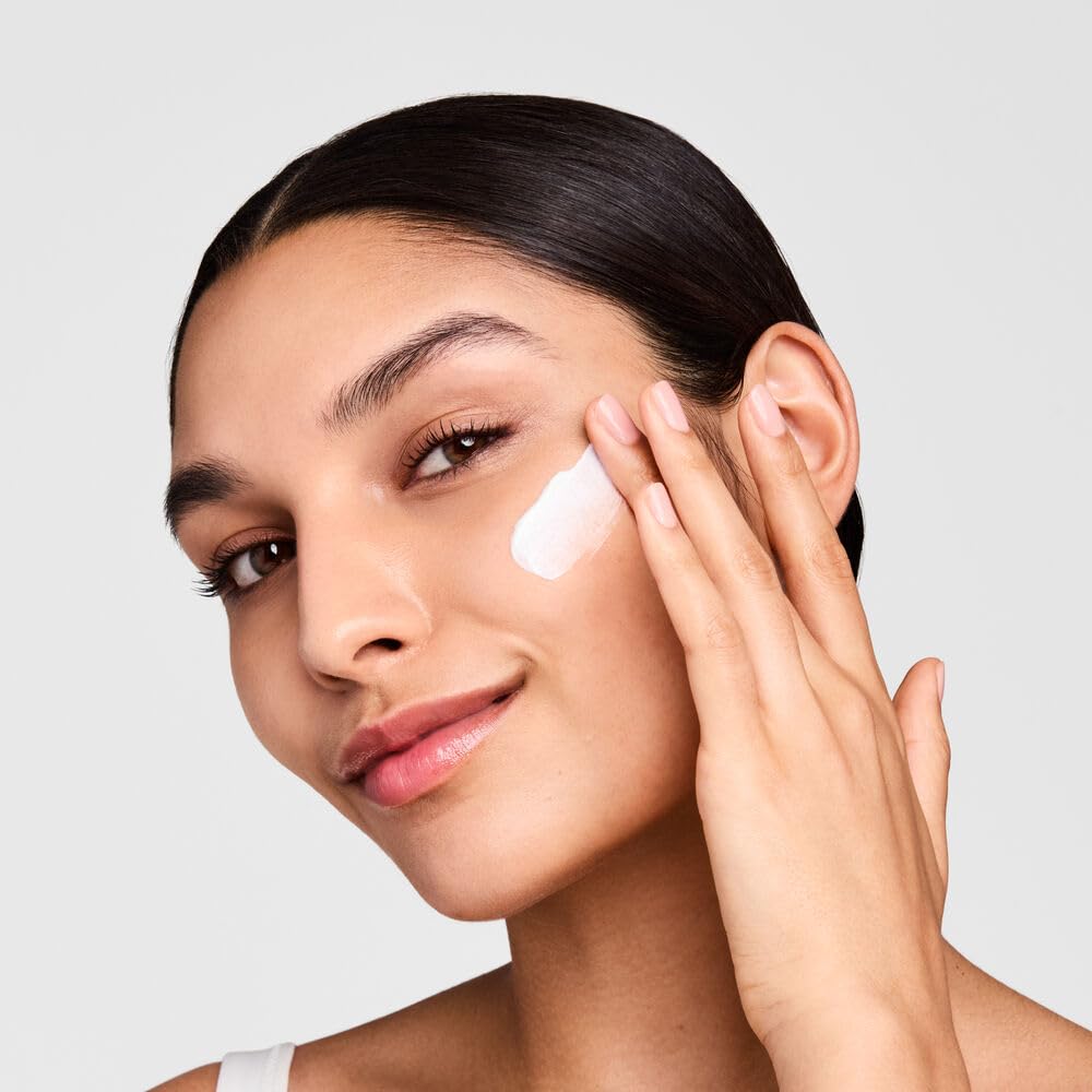 Estée Lauder DayWear Anti-Oxidant 72H-Hydration Sorbet Cream Moisturizer SPF 15, 1.7 Ounce