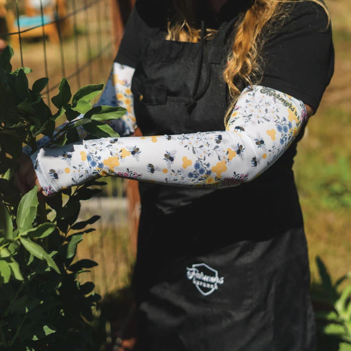 FARMER'S DEFENSE Gardening Arm Sleeves|UV Cooling Protective Sleeve Women & Men|Anti-Scratch Cover Sun UPF Outdoor Protection - Save the Bee's Cream - S/M