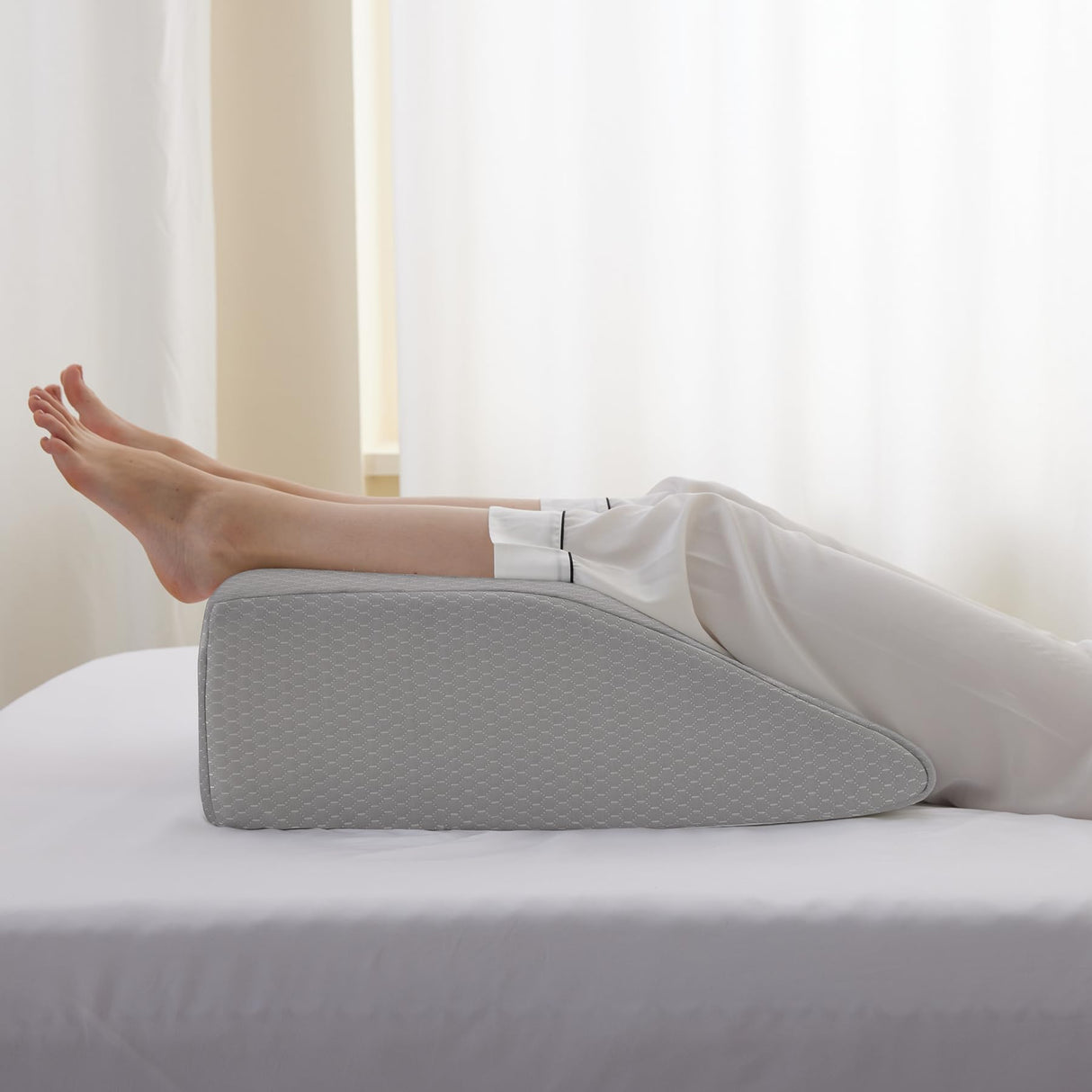 Bedluxe Leg Elevation Pillows, Leg Pillows for Sleeping, Cooling Gel Memory Foam Top, Wedge Pillow for Legs, Leg Wedges for Circulation, Swelling, After Surgery - Removable Cover (10 Inch, Grey)