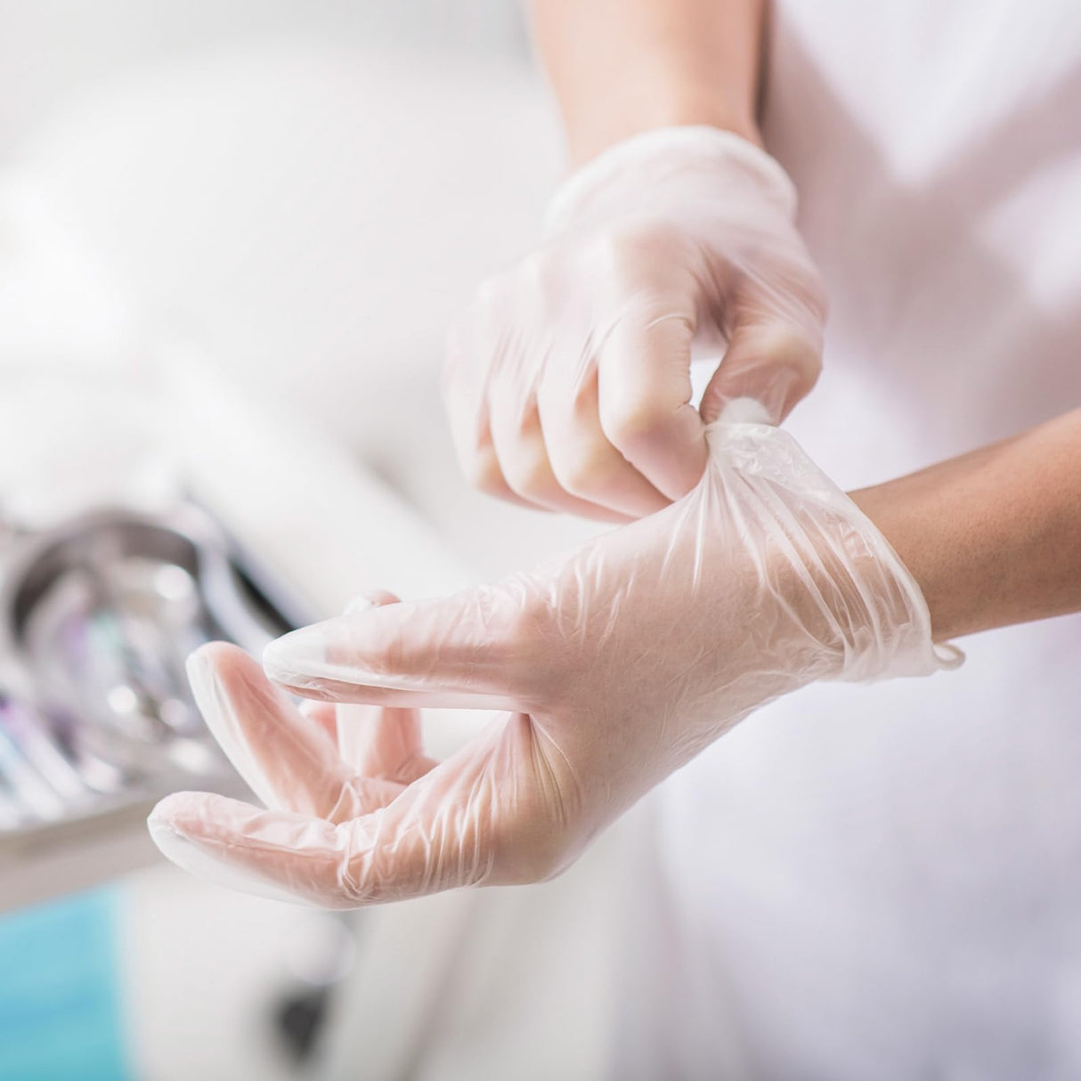 Schneider Clear Vinyl Exam Gloves, 4-mil, Medium 1000-ct Case, Latex-Free, Disposable Gloves, Medical Gloves, Cleaning Gloves, Food Prep Gloves, Food Safe Rubber Gloves, Powder-Free, Non-Sterile