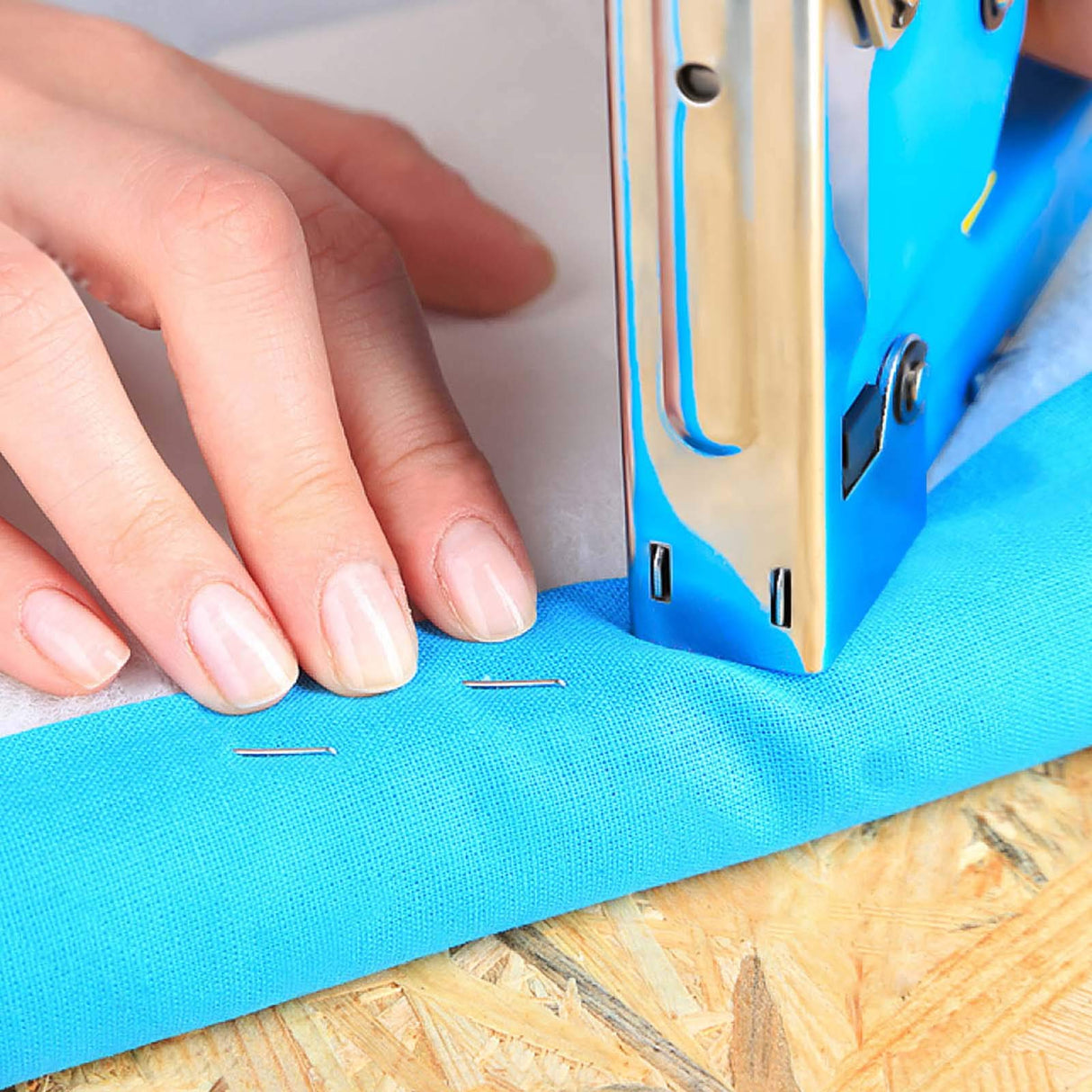 NEU MASTER 3 in 1 Staple Gun, Manual Upholstery Stapler Gun for Wood with 2000 Staples & Staple Remover, Adjustable Power Design for Furniture, Carpentry, DIY, Decoration & Home Repair
