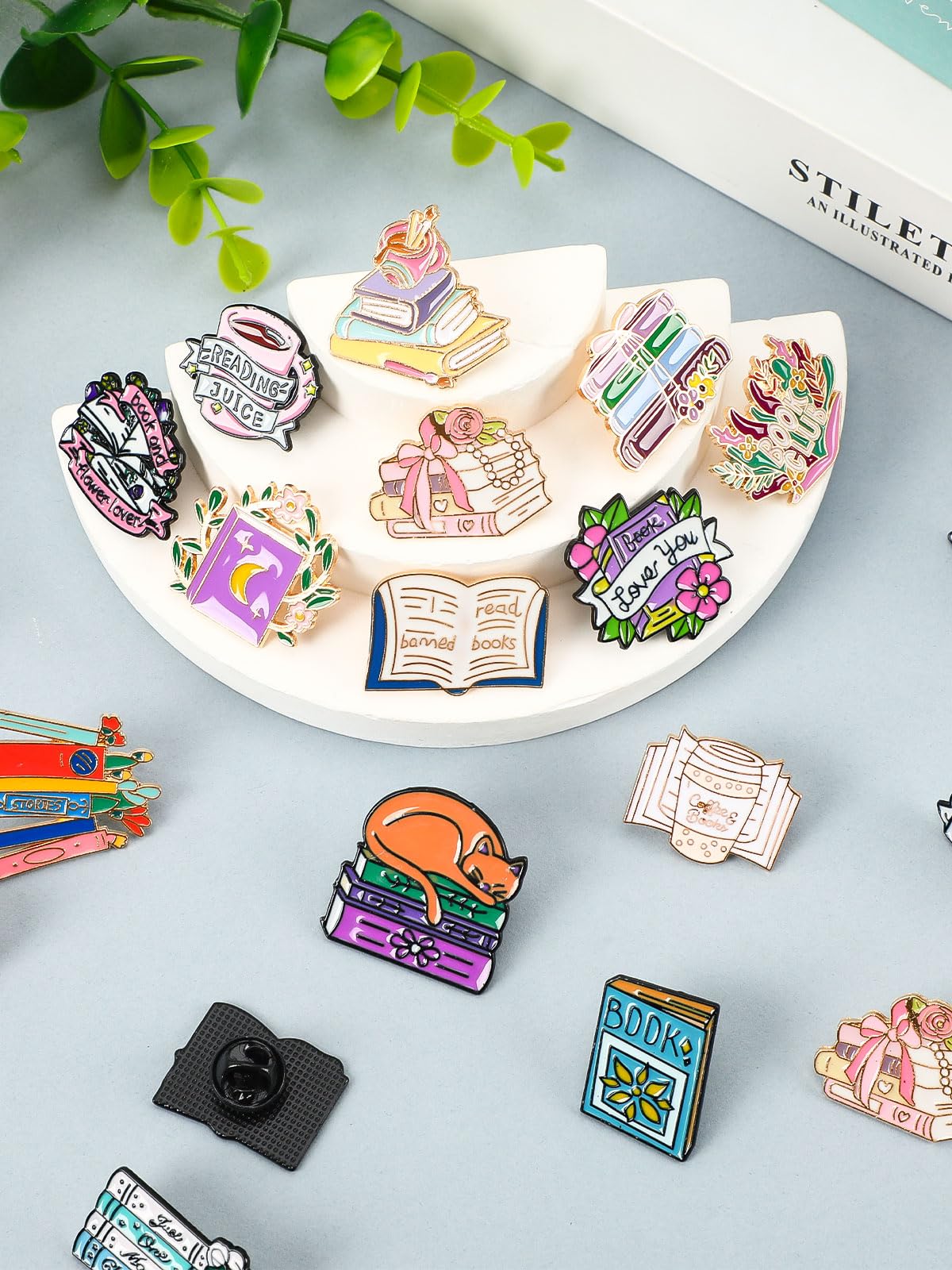 JUNEBRUSHS 84PCS Book Enamel Pins, Cartoon Books Brooch Pins for Teacher Student Readers Book Lovers Party Favor Gifts Supplies Backpack Clothes Hat Accessories