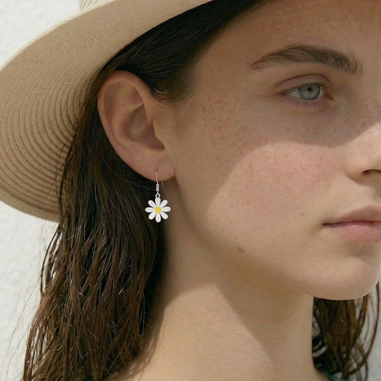 SLUYNZ 925 Sterling Silver White Flower Dangle Earrings for Women Teen Girls Daisy Flower Drop Earrings Summer Spring (A-SILVER)