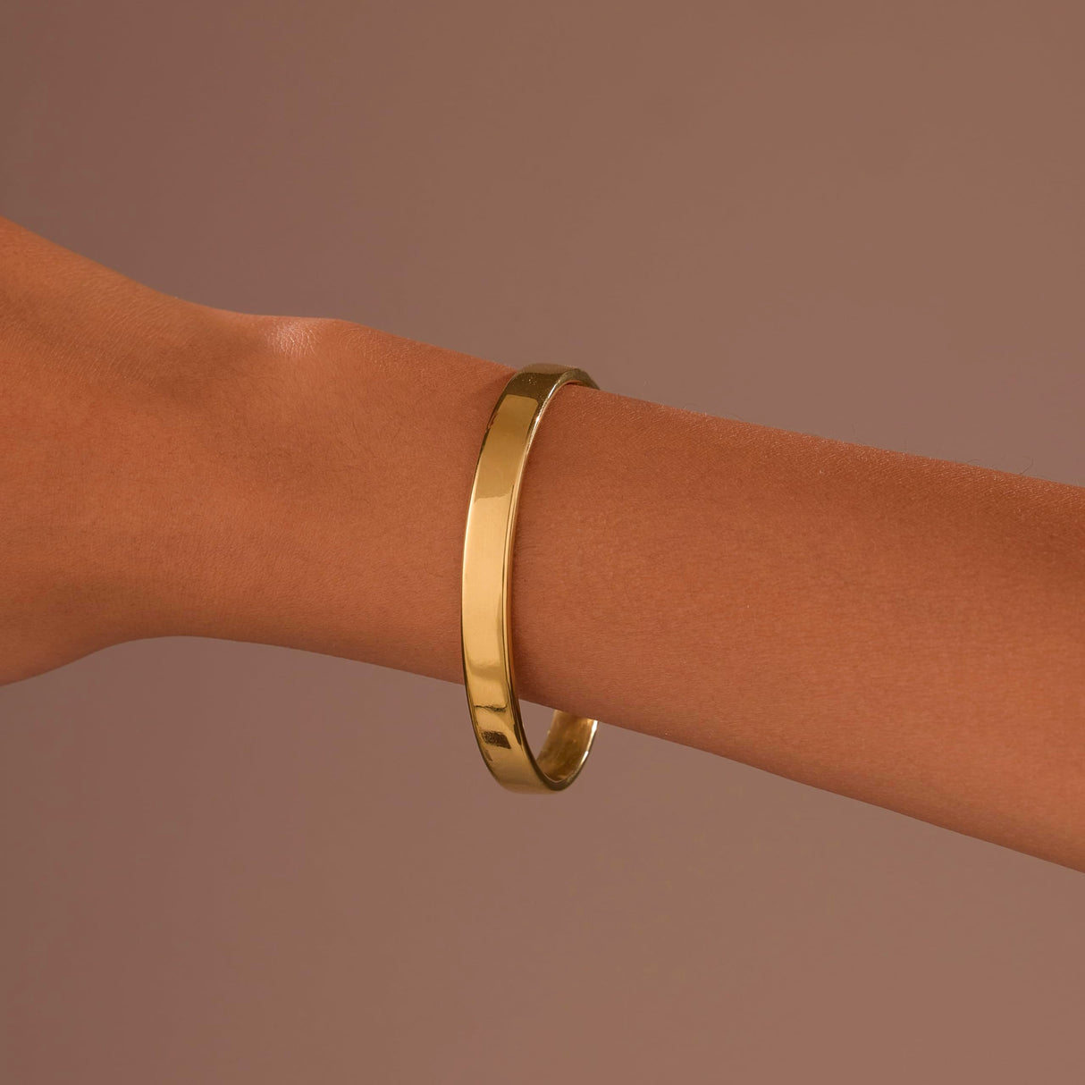 Be & Cheery Gold Bangle Bracelet for Women, 14k Gold Plated Adjustable Bracelet, Trendy Stackable Open Bracelet Bangle, Hypoallergenic Fashion Jewelry for Women, Chunky Dainty Bangle Cuff for Gifts (Polished, 1)