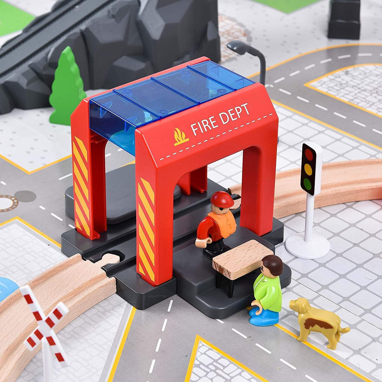 Giant bean 72PCS Fire Station Wooden Train Track Electric Train Set, Gift Packed Toy Railway Kits for Kids, Toddler Boys and Girls 3,4,5 Years Old and Up, Christmas Birthday Gift Toy for Kids