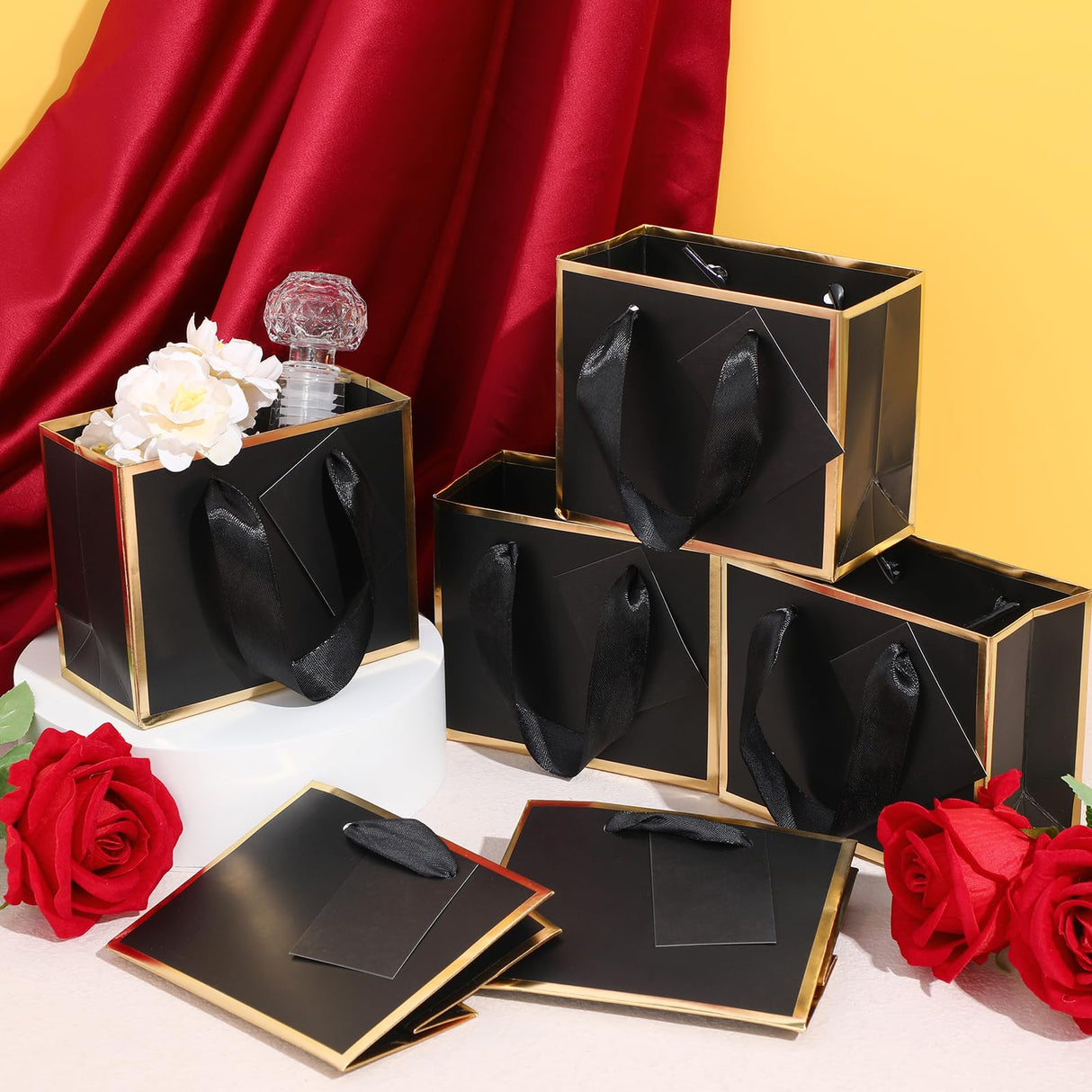 Yeaqee 50 Pcs Mini Metallic Foil Gift Bags with Handles 4x4.75x2.25'' Tiny Thank You Favor Bag with Tag for Christmas Fall Thanksgiving Welcome Wedding Baby Shower Birthday Party(Black, Gold)