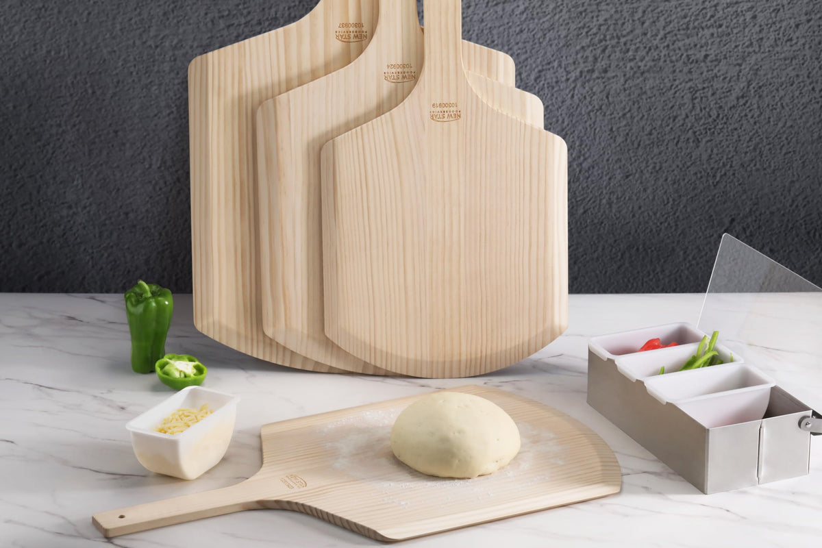New Star Foodservice Wooden Pizza Peel, 16" L x 14" W, 24" Overall